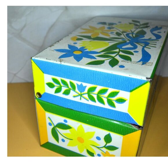 Vintage Metal Recipe Box With Recipes Syndicate Mfg Phoenixville Pa Kitchen - Picture 6 of 10